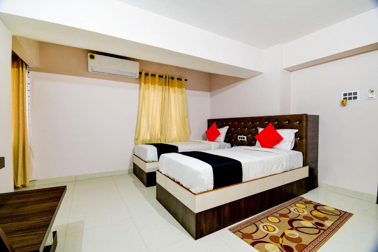 Collection O 73981 Imperial Inn Guwahati Exterior foto