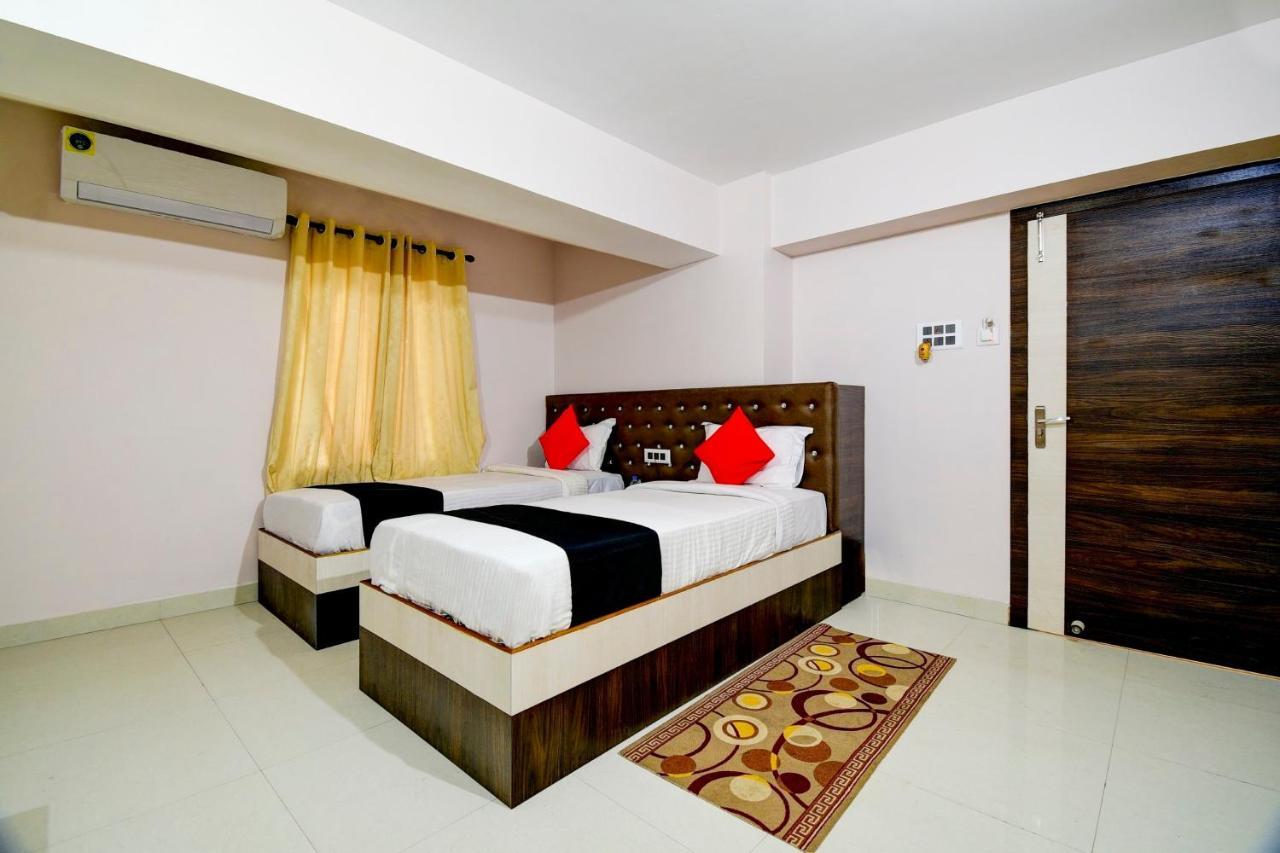 Collection O 73981 Imperial Inn Guwahati Exterior foto